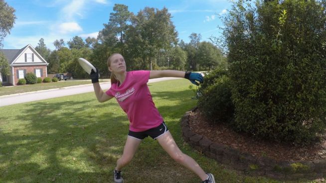 Trick Shot Talent: Was man mit einem Frisbee machen kann