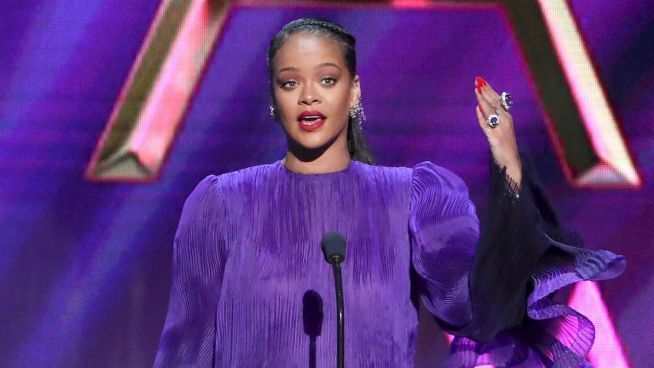 Rihanna hält eindringliche Rede bei den NAACP Awards 2020