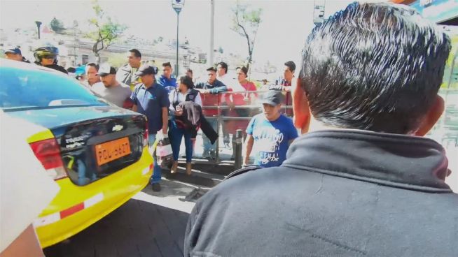 Meine erste Demo: Taxifahrer wehren sich gegen Benzinpreise